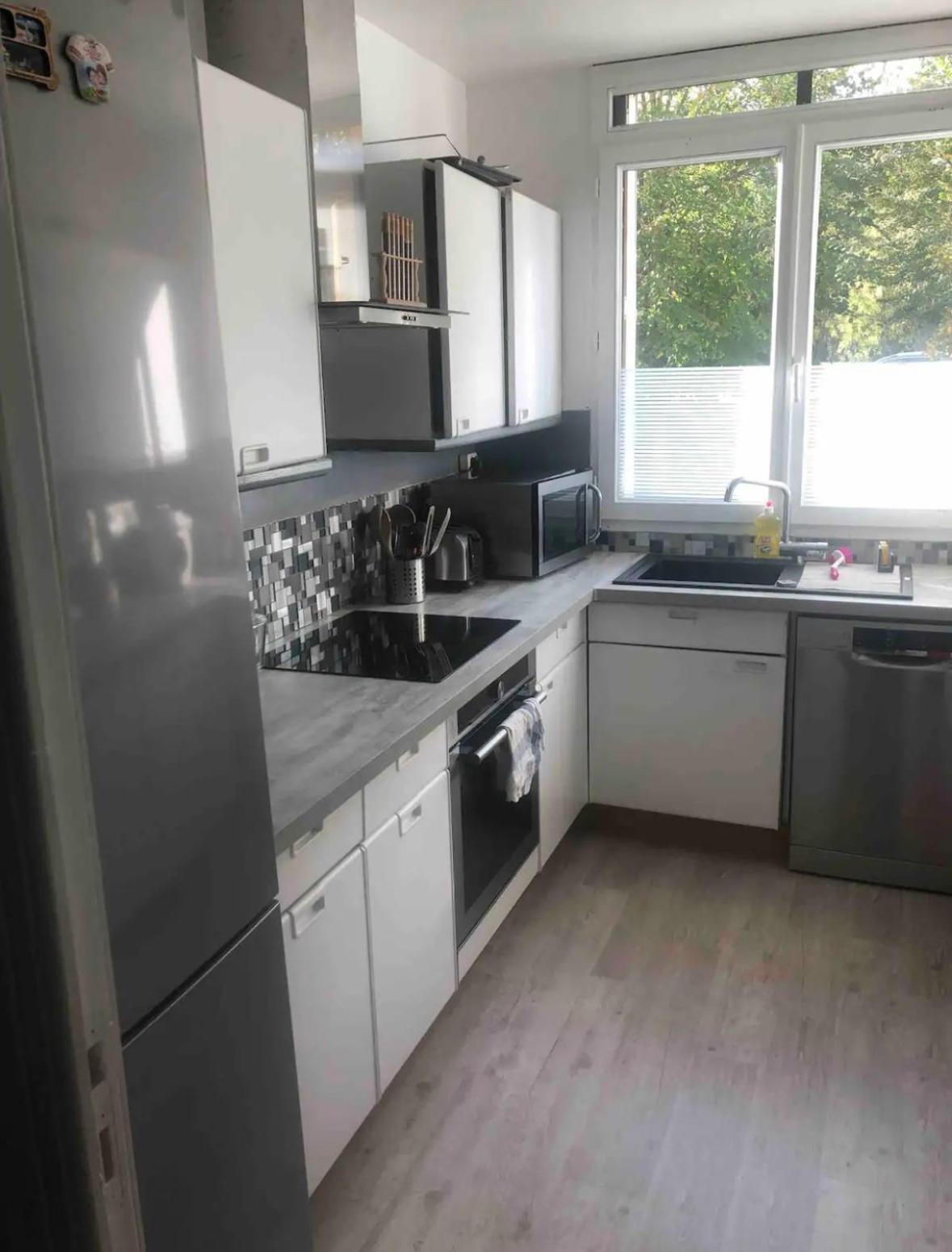 Une Chambre Dans Un Appartement Ablon-sur-Seine Bagian luar foto